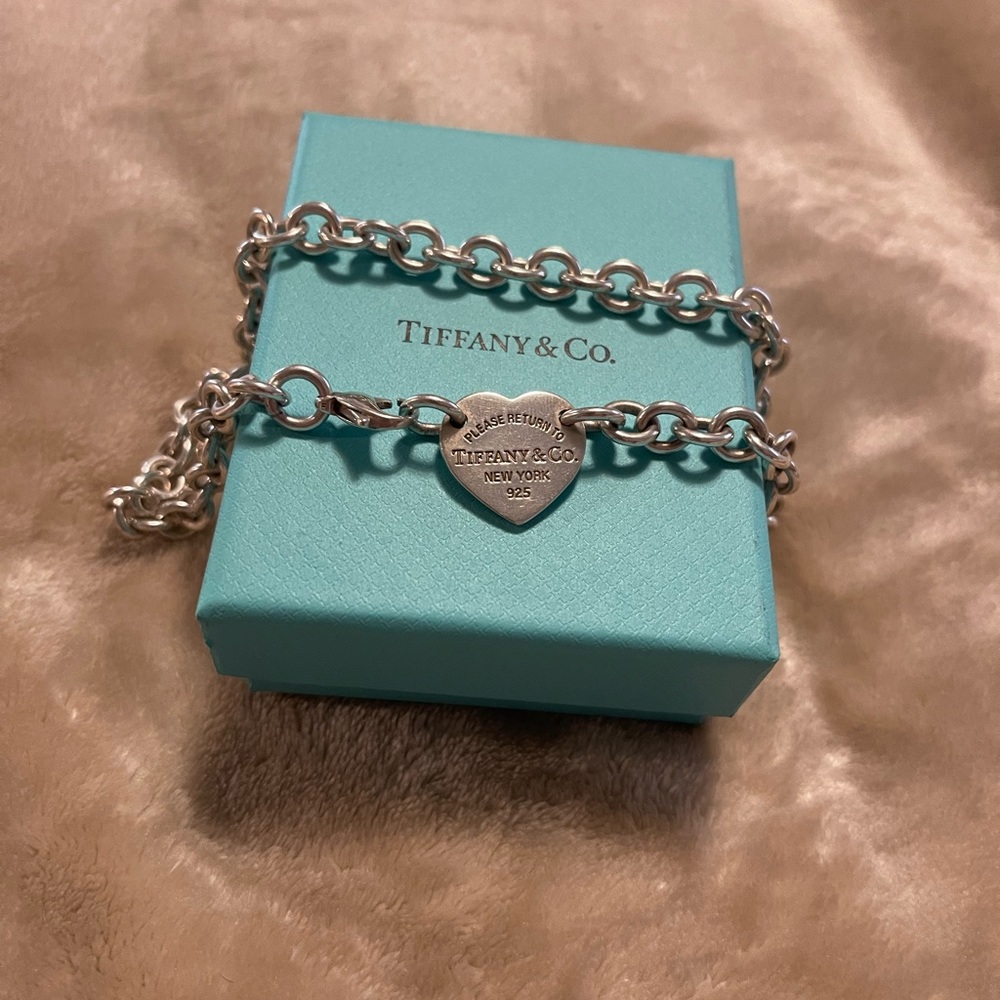 💯 authentic Tiffany and Co Return to Tiffany heart necklace